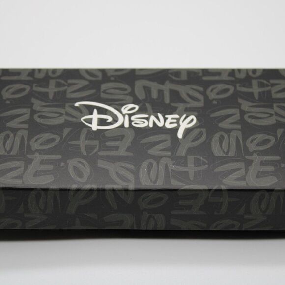 Disney Mickey and Minnie Mouse Men's Alloy Vintage Watch - Picture 2 of 12